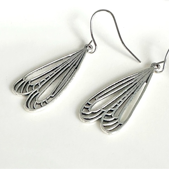 2/$30🌵 Silver Butterfly Wing Earrings Fairy Dragonfly Insect Wing Boho Gift NEW - Picture 6 of 8
